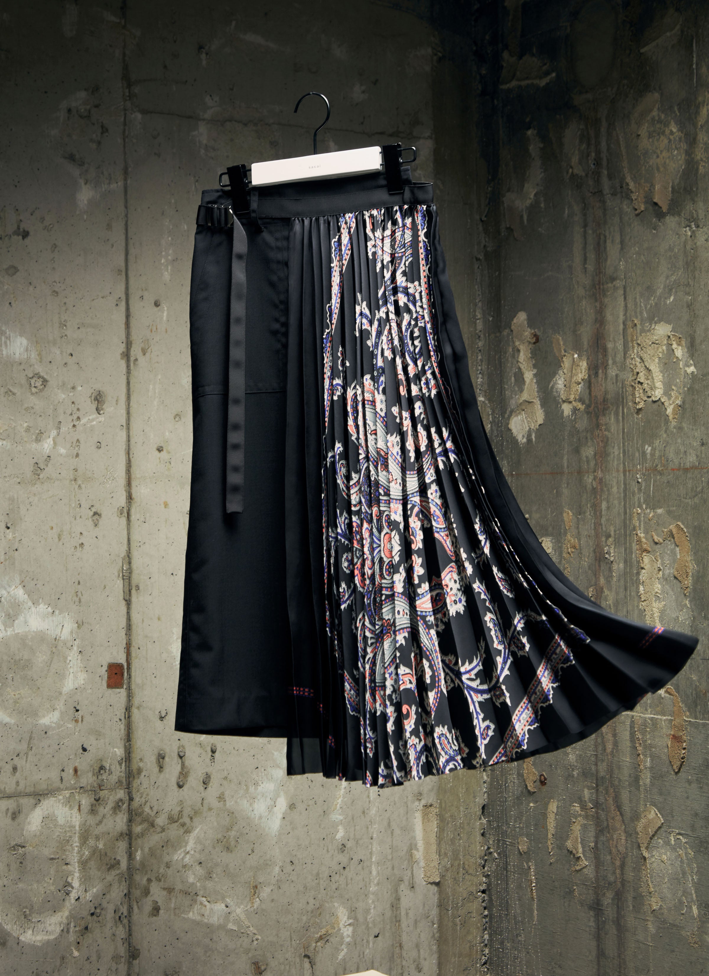 Suiting x Paisley Print Skirt