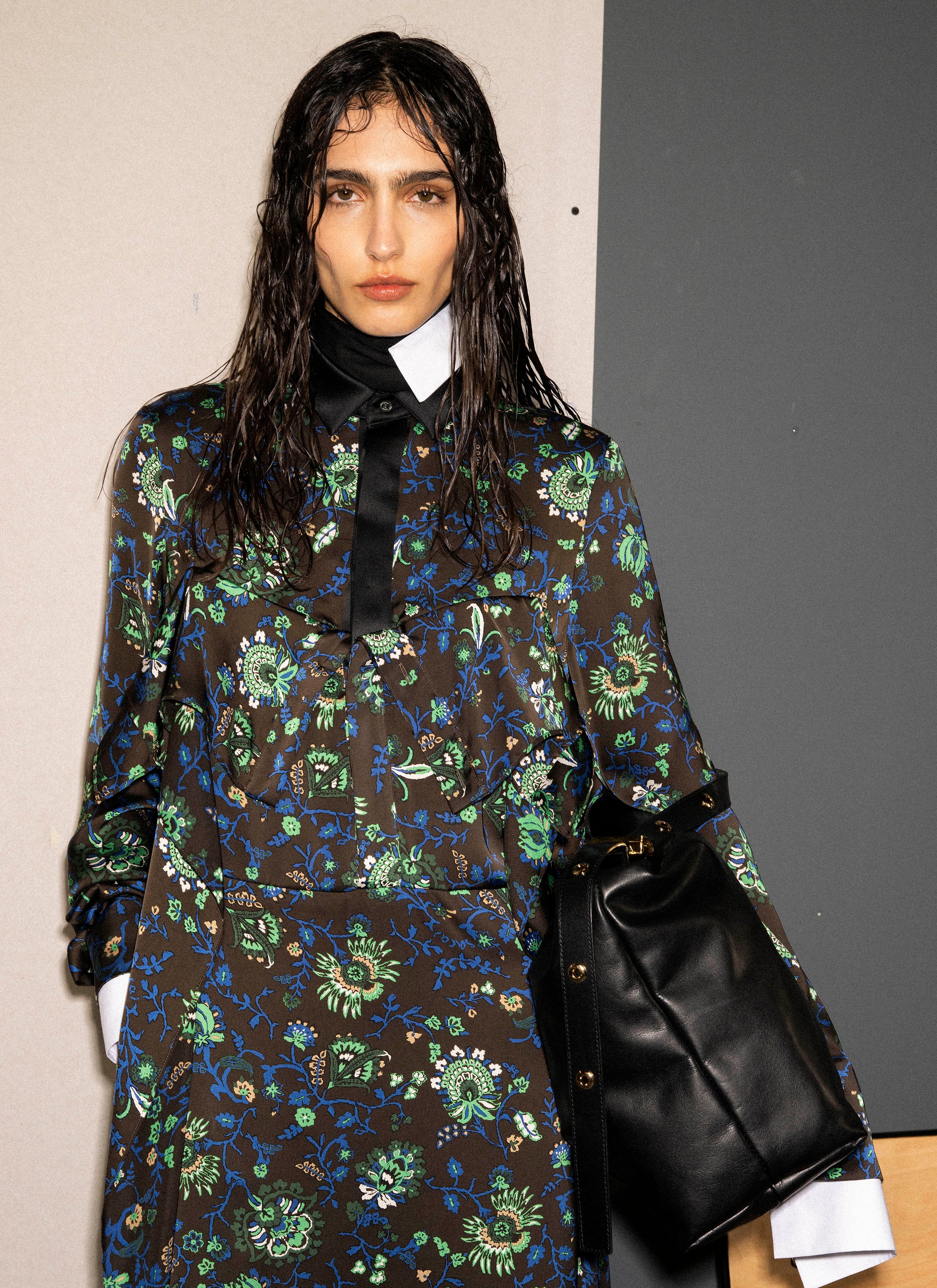 sacai サカイ バッグ サテン 異素材 切り替え Aラインワンピース 深緑 ALL WOMEN | sacai Official Store サカイ オフィシャル